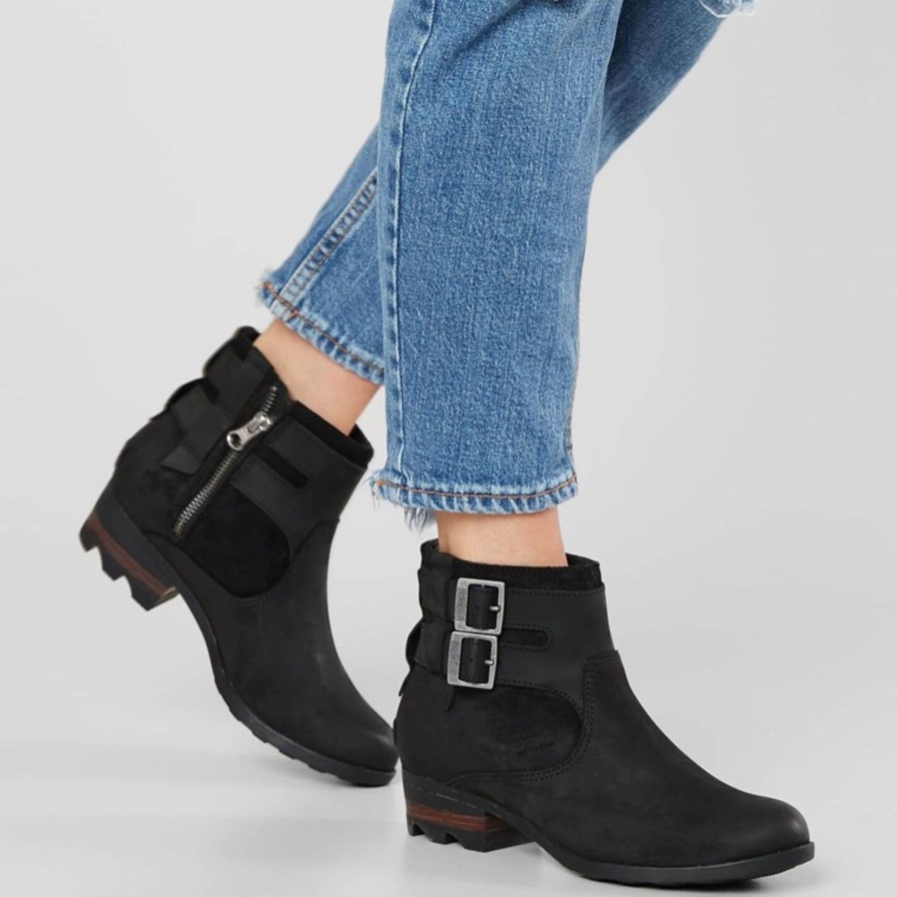 ☀️Sorel light Black Lolla Ankle Bootie
